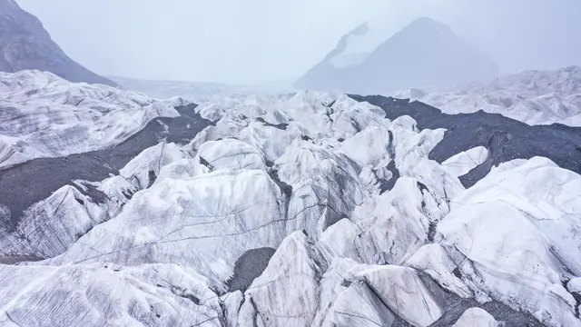 FOTO: Pemandangan Indah Hamparan Gletser di Hulu Sungai Yangtze