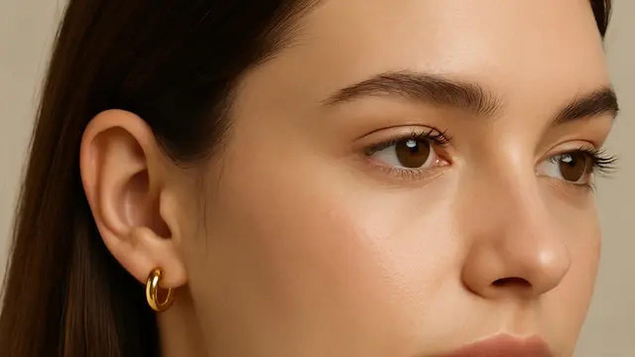 7 Model Anting Emas Tusuk Terbaru 2025, Simpel tapi Elegan untuk Berbagai Gaya