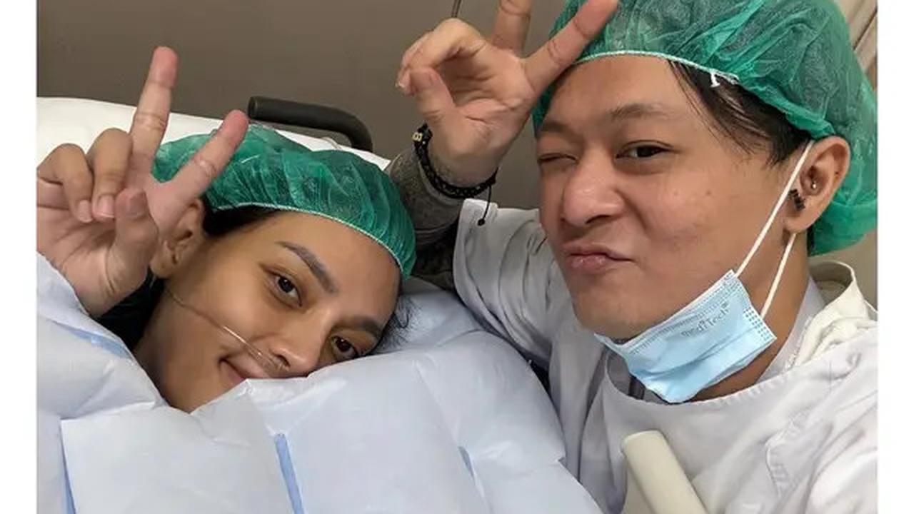 Erika Carlina Melahirkan, Ini 6 Potret DJ Bravy Setia Temani Persalinan Penuh Haru