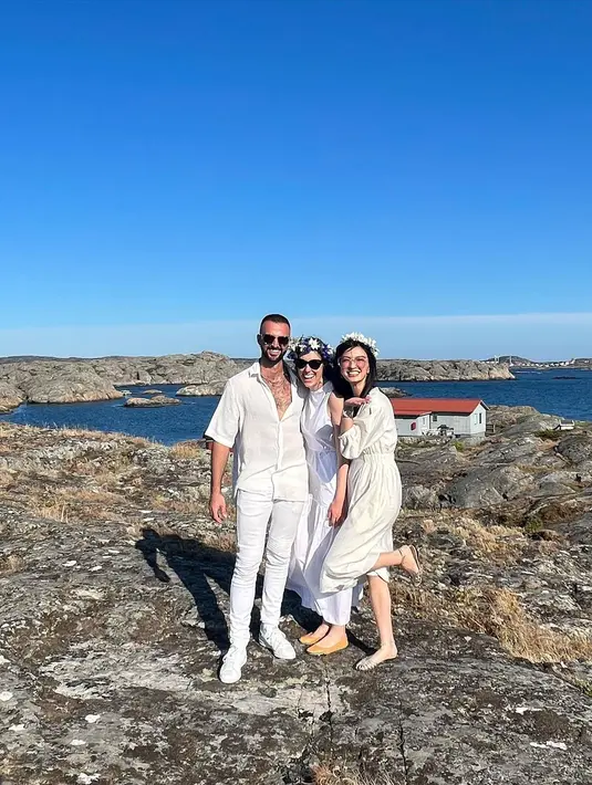 Banyak netizen yang teringat dengan adegan-adegan di film ‘MIDSOMMAR’ yang sebagian ceritanya diambil dari festival sungguhan dengan bumbu-bumbu kultus paganisme. [Foto: IG/ralineshah].