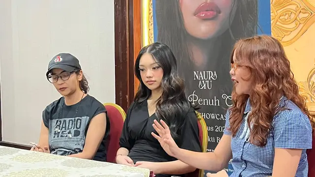 Ava Victoria dan Naura Ayu dalam syukuran Showcase "Cerita Penuh Cahaya" yang diselenggarakan di kawasan Jakarta Selatan, pada (12/8/2026). (Liputan6.com/Afradhiya N.R)