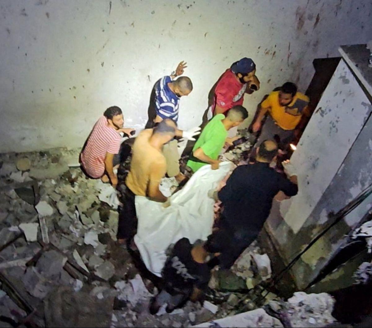 Serangan udara Israel masih meneror warga sipil Palestina di Gaza. <br><br>Terbaru, sebuah sekolah milik The United Nations Relief and Works Agency for Palestine Refugees in the Near East (UNRWA) menjadi sasaran di kamp pengungsi Nusseirat. Foto: Reuter 