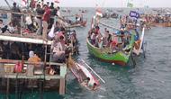 Tradisi lomban atau larung kepala kerbau di Kabupaten Jepara, Jawa Tengah, pada tahun ini kembali digelar, Senin (9/5/2022). (Liputan6.com/ Ist)