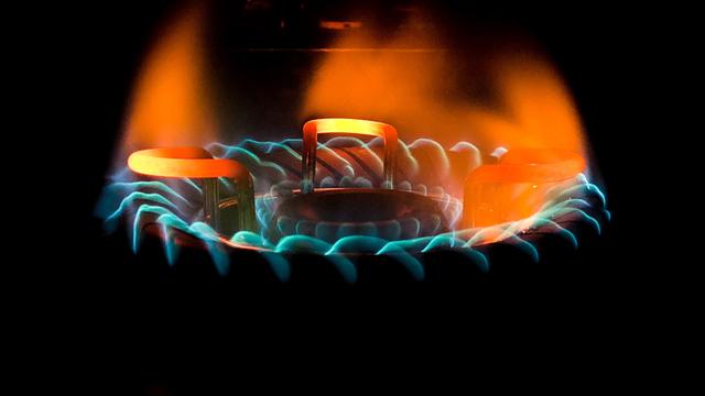 Ilustrasi api kompor