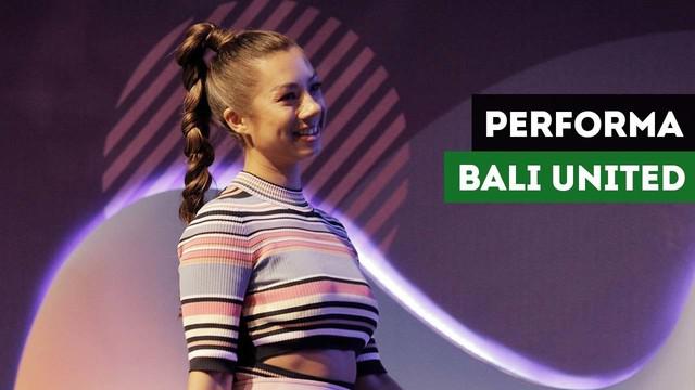 Istri Irfan Bachdim, Jennifer Bachdim, memiliki penilaian tersendiri untuk performa Bali United sejauh ini di Liga 1 2018.