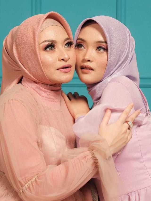 6 Gaya Maternity Shoot Nathalie Holscher, Kompak Bareng Putri Delina