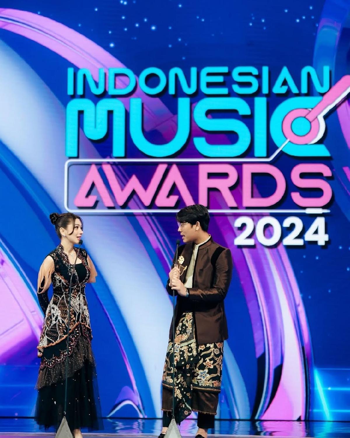 Potret Cantik Angel Karamoy di Indonesian Music Awards 2024, Pesona Bidadari Tak Bisa Bohong