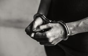 Ilustrasi diborgol. (Photo created by rawpixel.com on www.freepik.com)