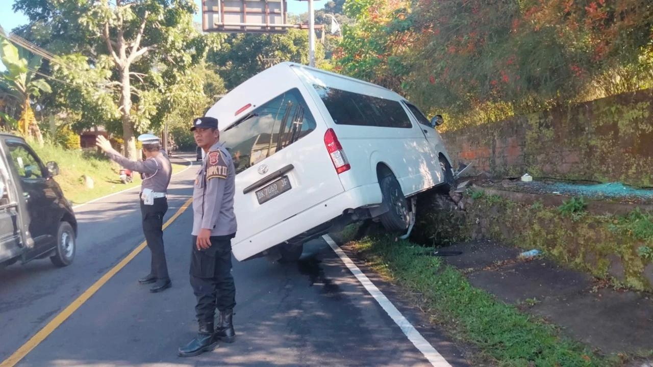 Tabrakan Minibus dan Pikap di Buleleng, Dua Orang Meninggal Dunia