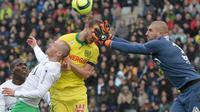 Video highlights kekonyolan 3 bek St.Etienne saat berusaha menggagalkan serangan Nantes di kompetisi Ligue 1. Skor 2-1 untuk Nantes.