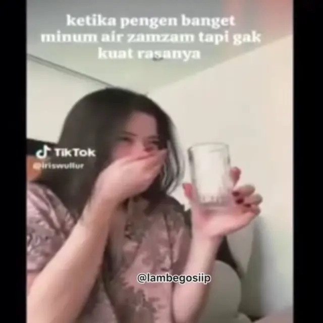 Aktris Iris Wullur Minta Maaf Usai Bikin Konten Tidak Kuat Minum Air Zamzam yang Banjir Kecaman.  foto: TikTo @iriswullur