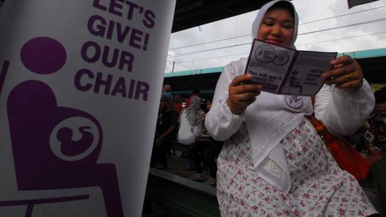 Stasiun Manggarai kedatangan 'Gerakan Tempat Duduk Ibu Hamil'