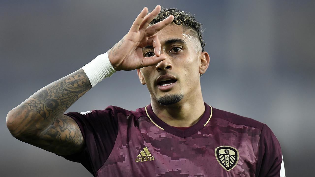 Foto Liga Inggris: Duel 2 Kiper, Raphinha Jadi Pembeda Leeds Pecundangi Everton 1-0