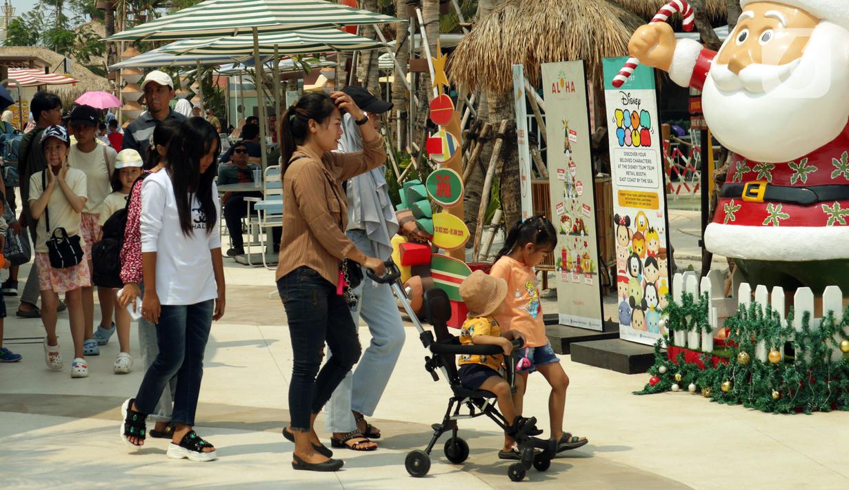 Nuansa tropis bisa langsung dirasakan para pengunjung Aloha dari setiap bangunan, dekorasi area, dan berbagai fasilitas yang disediakan. (merdeka.com/Arie Basuki)
