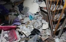 Tragedi di Surabaya: Rumah Dua Lantai Ambruk, 2 Terjebak dan 1 Luka-luka