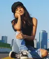 Sejak beberapa bulan lalu, kekasih Aurelie Moeremans, Ello, ditahan pihak kepolisian lantaran kasus narkotika. Lantaran itu, Aurelie melakukan banyak aktivitas untuk mengisi kekosongannya. Salah satunya dengan Jomblo Dance. (Instagram/aurelieowreally)