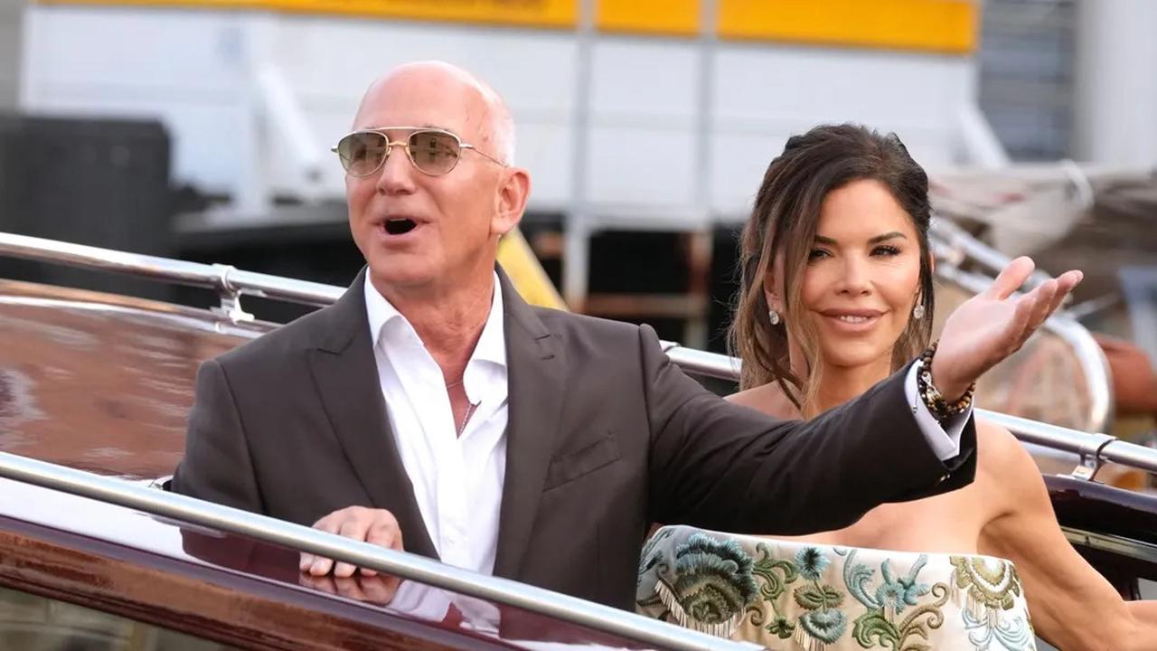 Usai Gelar Pernikahan Mewah, Orang Terkaya Jeff Bezos Jual Saham Amazon Rp11,9 Triliun