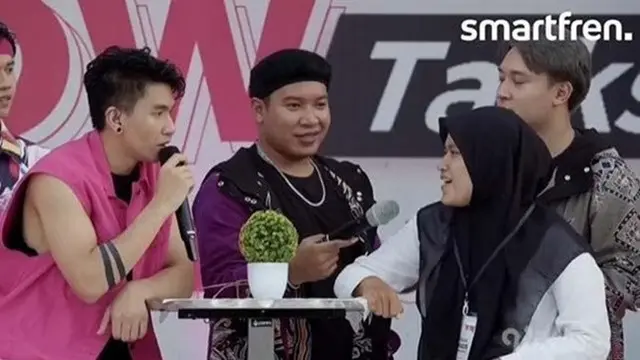 Bagikan Keseruan bersama Fans, UN1TY Bikin Pecah Panggung Smartfren WOWTalks #UnlimitedJogja