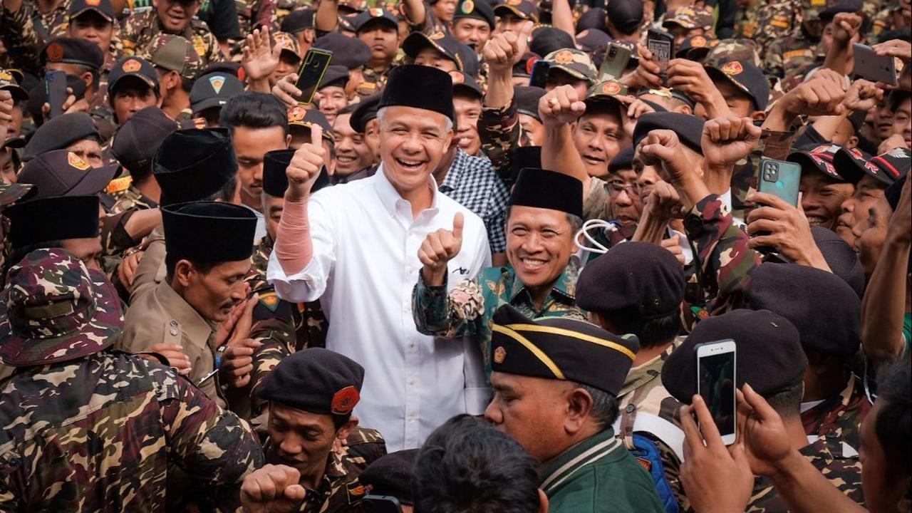 Gubernur Jawa Tengah Ganjar Pranowo, mengajak seluruh kader GP Ansor untuk turut serta menjaga kestabilan dan kondusivitas di daerah memasuki tahun politik 2024.