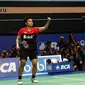 Ganda Putri Indonesia, Greysia Polii/Apriyani Rahayu mengepalkan tangan saat melawan Chae Yoo Jung/Kim So Yeong (Korsel) di 32 Besar Indonesia Open 2017, Jakarta, Rabu (14/6). Greysia/Rahayu unggul 15-21. 21-23, 21-14. (Liputan6.com/Helmi Fithriansyah)