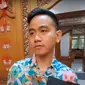 Gibran Rakabuming tak habis pikir terkait aksi segelintir politikus dan oknum yang memprotes keikutsertaan Israel di ajang Piala Dunia U-20 yang sedianya digelar di Indonesia. (Foto: Dok. YouTube Berita Surakarta)