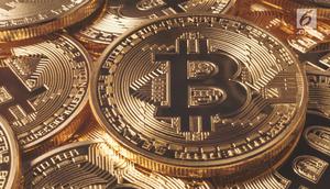 Bitcoin adalah salah satu dari implementasi pertama dari yang disebut cryptocurrency atau mata uang kripto.