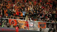 Pemain Persija Jakarta, Riko Simanjuntak, melakukan selebrasi usai mencetak gol ke gawang Chonburi FC pada laga persahabatan dalam rangka Grand Launching Jakarta International Stadium (JIS), Minggu (24/7/2022). (Bola.com/M Iqbal Ichsan)