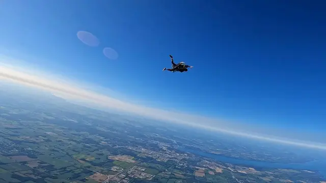 Coba Banyak Olahraga Ekstrem, Ini 7 Momen Natasha Wilona Sky Diving di Kanada