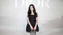 Jisoo Blackpink dalam acara fashion show Dior di Paris. (Foto: Instagram/ sooyaaa__)