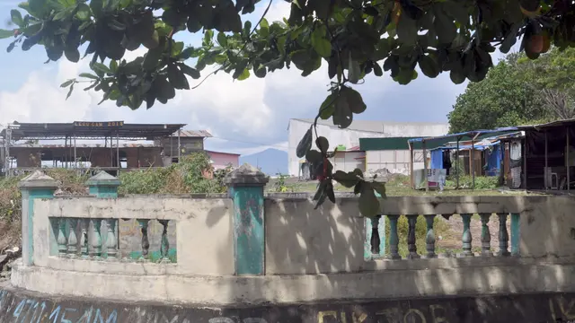Kondisi Pantai Kalumata Ternate Selatan