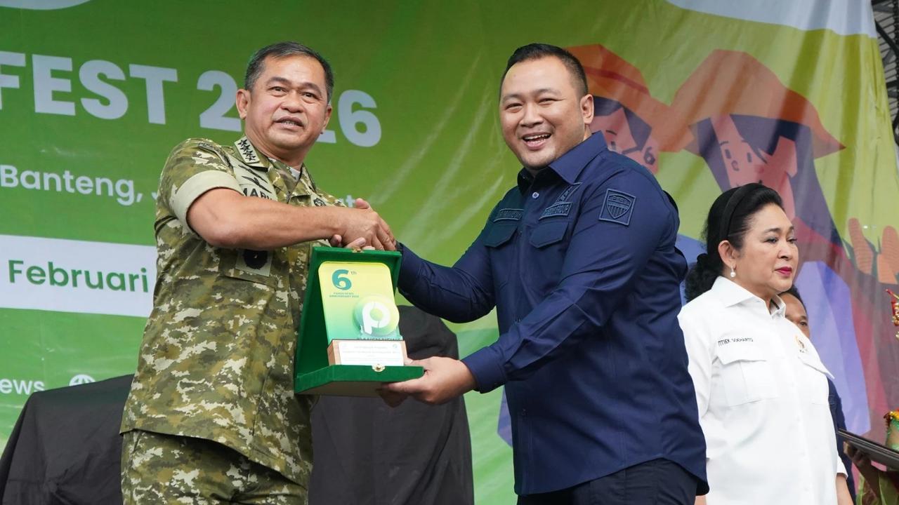 FOTO: Kasad Terima Penghargaan Kepemimpinan Bidang Ketahanan Pangan