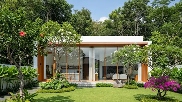 Rumah dengan Halaman Luas dan Hijau