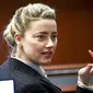 Amber Heard dalam persidangan melawan Johnny Depp di Virginia. (Brendan Smialowski/Pool Photo via AP)