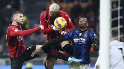 Laga yang berlangsung di San Siro ini berakhir dengan skor kaca mata. Kedua tim tidak bisa menjebol gawang satu sama lain dalam duel 90 menit. (Spada/LaPresse via AP)