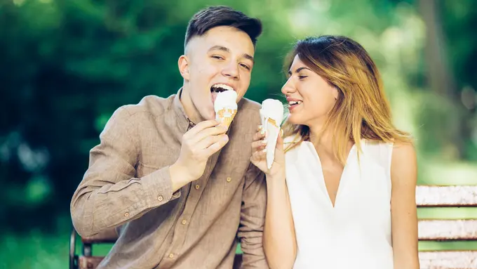 Cara Bijak Menghadapi Pasangan yang Punya Gengsi Tinggi - Cover