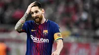 2. Lionel Messi (Barcelona) - La Pulga kecil pernah mempunyai penyakit yang di sebabkan oleh kekurangan hormon. Namun karena keterbatasan biaya akhirnya  striker Argentina ini dibantu oleh petinggi Barcelona untuk dana pengobatan. (AFP/Aris Messinis)