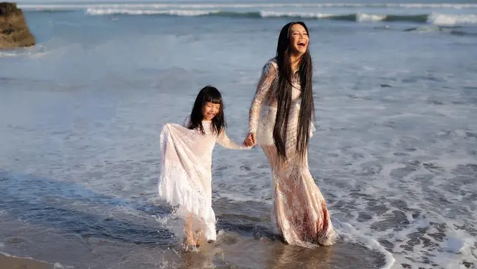 [Bintang] Denada dan Shakira Aurum