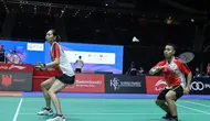 Ganda campuran Indonesia&nbsp;Rehan Naufal Kusharjanto/Gloria Emanuelle Widjaja meraih tiket babak 16 besar Singapore Open 2025. Tiket itu didapat setelah&nbsp;Rehan/Gloria membungkan pasangan tuan rumah Hee Yong Kai Terry/Jin Yu Jia 21-14 dan 21-9 dalam 31 menit di Singapore Indoor Stadium, Rabu (28/5). (foto: PBSI)