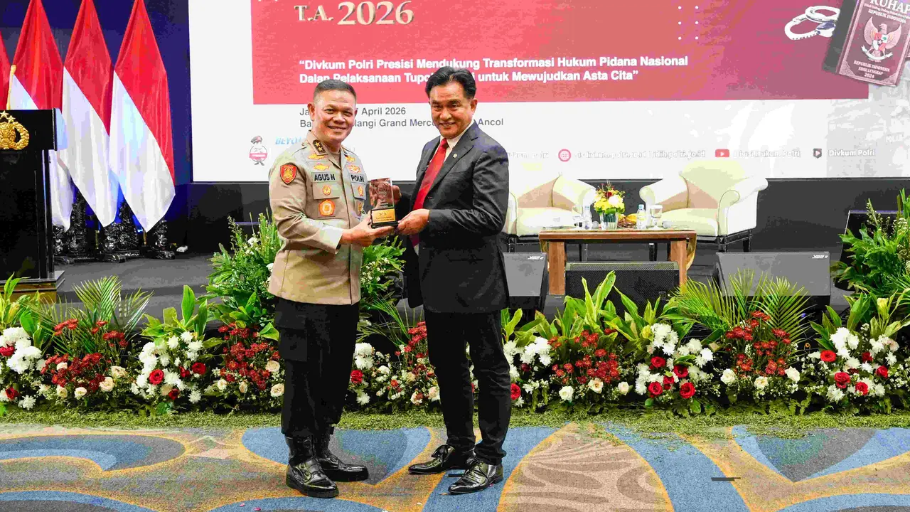 Menteri Koordinator Bidang Hukum, Hak Asasi Manusia, Imigrasi, dan Pemasyarakatan (Menko Kumham Imipas), Yusril Ihza Mahendra, dalam Rapat Kerja Teknis (Rakernis) yang digelar Divisi Hukum Polri Tahun Anggaran 2026 yang digelar di Jakarta, Kamis (16/4/202