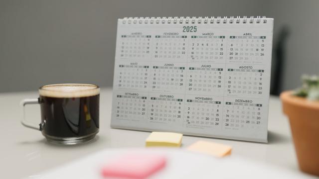 Ilustrasi kalender 2025