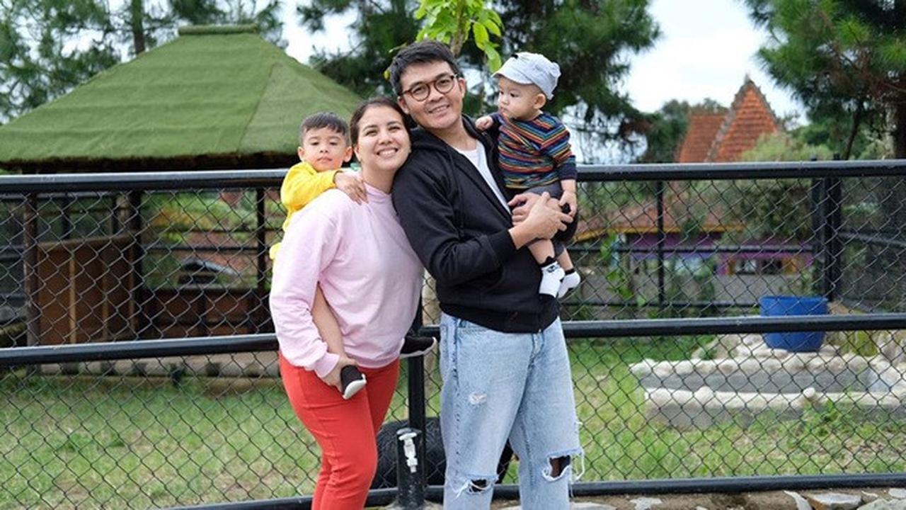 7 Potret Kompak Anak-Anak Tya Ariestya, Bikin Gemas