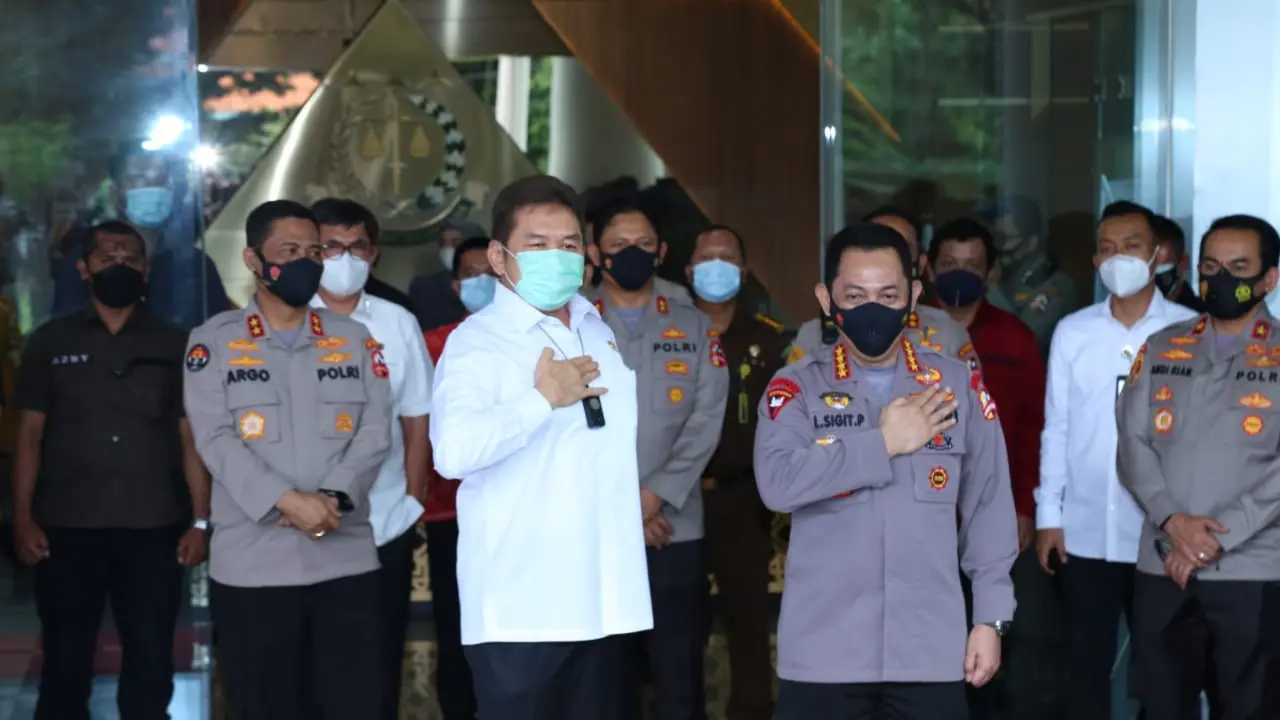 Kapolri Jenderal Listyo Sigit Prabowo berkunjung ke markas Jaksa Agung ST Burhanuddin