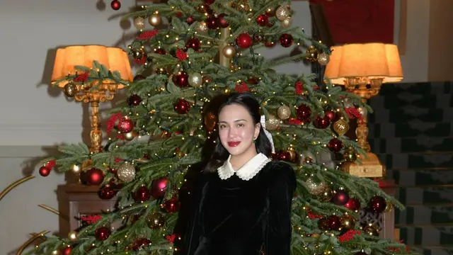 Gaya Vintage Shandy Aulia Saat Natal, Manis dalam Dress Berkerah dan Tas Hermès Ratusan Juta