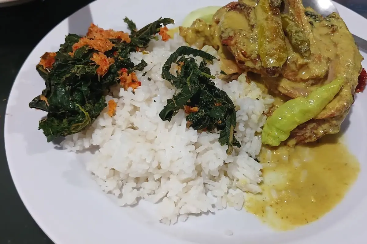 Rekomendasi Tempat Makan Ayam Lodho di Tulungagung