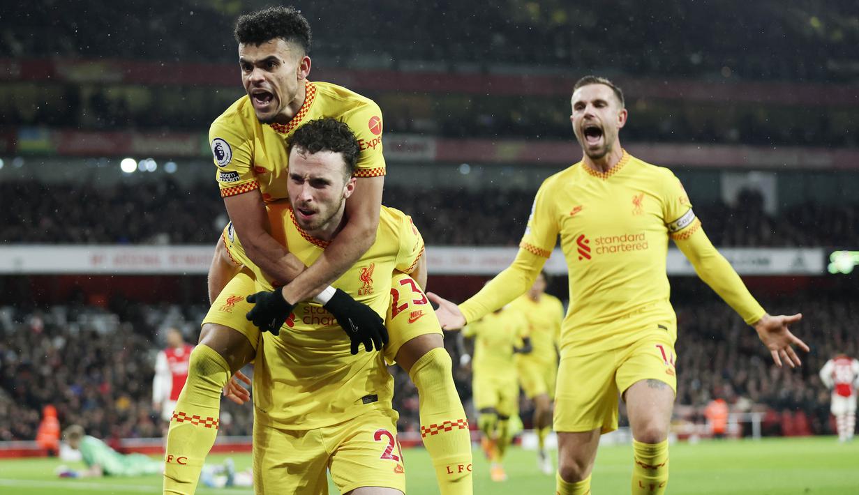 Tambahan tiga poin ini membuat Liverpool kini menempel ketat City di puncak klasemen dengan hanya selisih satu poin. City punya 70 poin, sementara Liverpool memiliki 69 poin. (AP/Ian Walton)