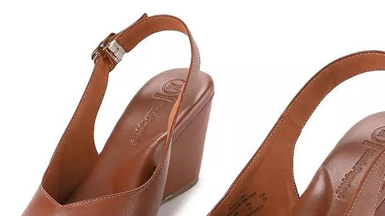 <b>Wedges dari Brand Hush Puppies</b>