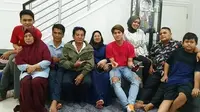 7 Potret Pertemuan Keluarga Lesty Kejora dan Rizky Billar, Penuh Kehangatan