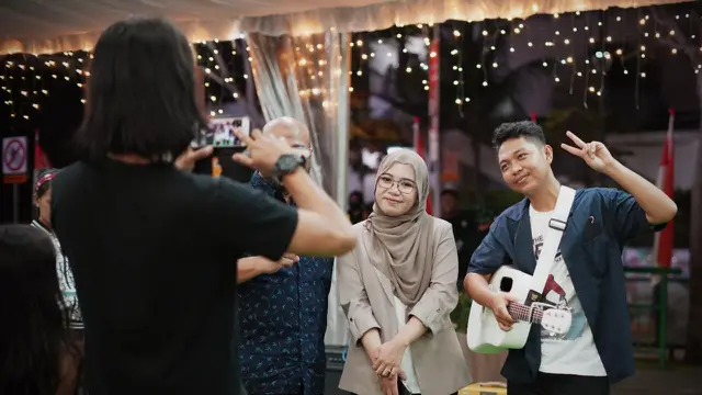 Indah Yastami merupakan musisi cover sekaligus talent pertama dalam naungan talent management GRIT by Sosialoka.