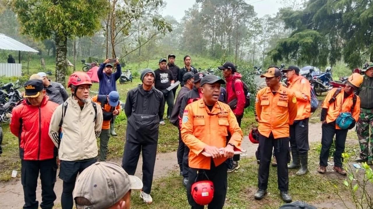 pencarian pendaki yang hilang di bukit mongkrang