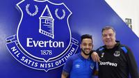 Theo Walcott bersama manajer Everton, Sam Allardyce. (doc. Everton)